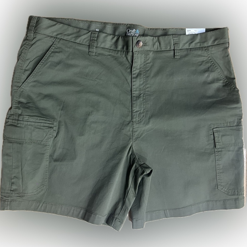 NWT Men’s Croft & Barrow SZ 44 olive green cargo shorts/waist 44”-46”